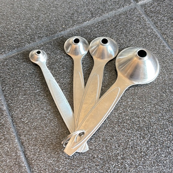 Set of 4 Vintage Stainless Funnel Spoons - Picture 2 of 4
